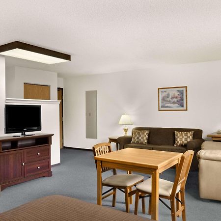Super 8 By Wyndham Williams Lake Bc Exterior foto